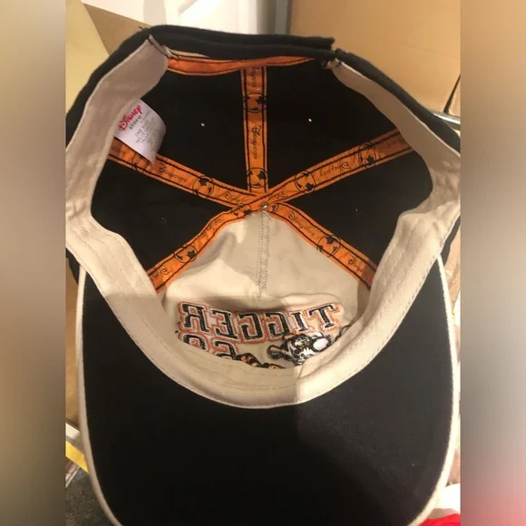 Disney Tigger Hat - Picture 5 of 6